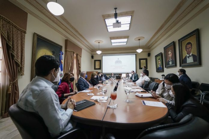 Gabinete de Salud monitorea permanentemente situación del COVID-19 en RD