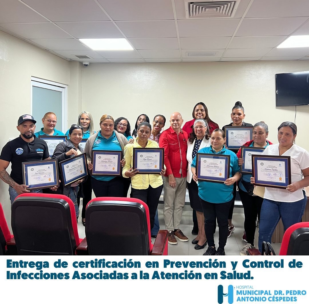 Read more about the article Entrega de certificación en Prevención y control de Infecciones a la Atención en Salud